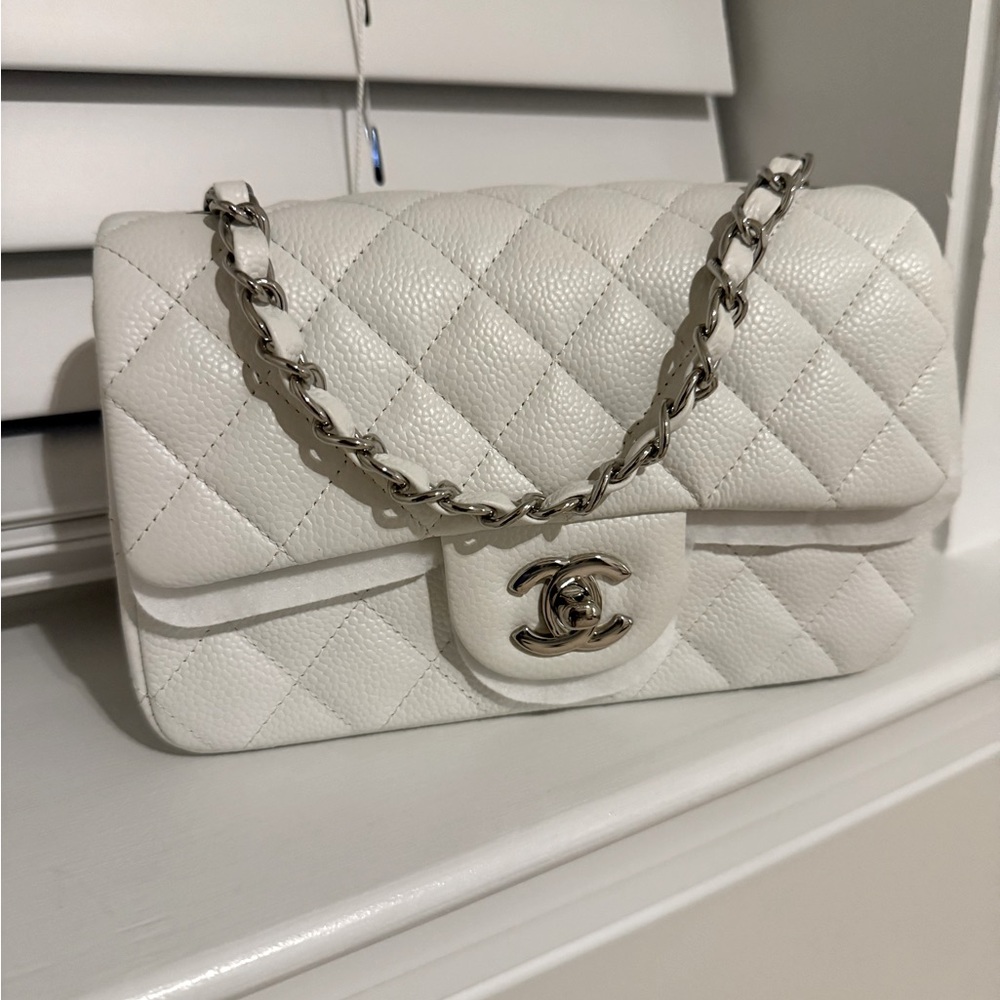 AUTHENTIC RARE Chanel Caviar Pearl White Mini SHW 🩵